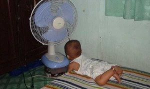 Cha giăng điện phòng thân, con trai 4 tuổi chết thảm