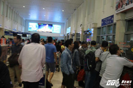 Mùng 2 Tết: Sân bay Tân Sơn Nhất vẫn cháy vé