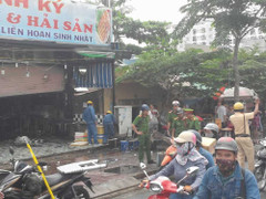 'Bà hỏa' thiêu rụi quán nhậu giữa TP.HCM