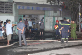 Cháy nổ khủng khiếp tại xưởng in ở TP.HCM