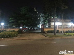 4 tên côn đồ bịt khẩu trang lao vào cướp túi xách giữa Sài Gòn