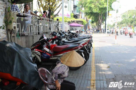 Dẹp cướp vỉa hè ở TP.HCM: Dân tự giác nhường đường cho người đi bộ