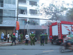 Cháy lớn ở công ty kinh doanh hàng tiêu dùng tại TP.HCM