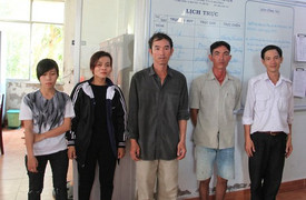 Ba anh em chặn đường taxi, đánh tài xế cướp Iphone 6