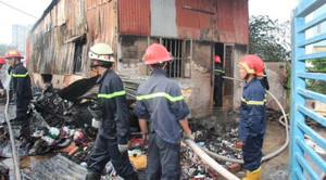 Cụ bà 92 tuổi thoát chết trong ngôi nhà cháy rực