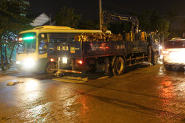 Chạy xe tốc độ cao rồi phanh gấp, nam thanh niên chết dưới bánh xe tải