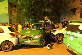 Xe 'điên' đâm liên hoàn khiến 12 người thương vong ở Sài Gòn: Tạm giữ tài xế