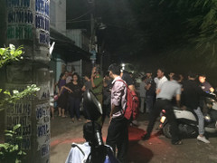 Người vợ trẻ khóc ngất bên thi thể chồng treo cổ tự vẫn