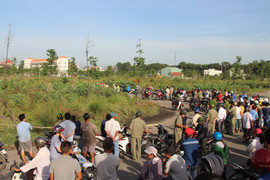 Nam thanh niên nghi bị sát hại, vứt xác ở bãi cỏ ven đường