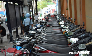 TP.HCM chỉ đạo chấm dứt các bãi giữ xe trên vỉa hè