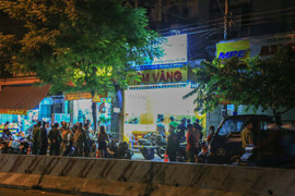 Trích xuất camera truy tìm kẻ mang hung khí cướp tiệm vàng ở Bình Dương