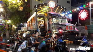 Cận cảnh quán cà phê container 'độc nhất vô nhị' ở Sài Gòn