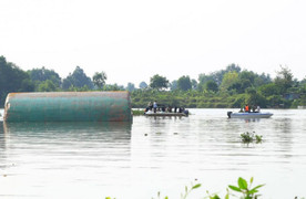 Sà lan chở cát chìm trên sông Đồng Nai, 3 người trong gia đình mất tích