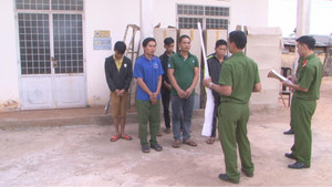 Mang súng tự chế giải quyết mâu thuẫn, một thanh niên bị bắn trọng thương