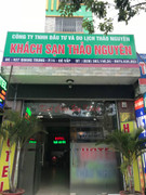 Bị truy bắt, hai thanh niên cầm mã tấu đuổi chém người, cướp xe máy