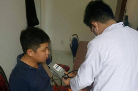 Khởi tố, bắt tạm giam người đánh kiểm sát viên và phóng viên tại tòa