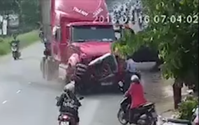 Khởi tố tài xế container chạy lấn làn, đâm 6 người thương vong