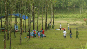 Mâu thuẫn, vứt xác người chết vào vườn nhà hàng xóm trả thù