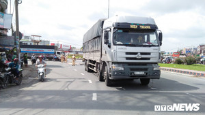 Người phụ nữ bán vé số bị xe tải cán chết thương tâm ở TP.HCM