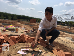 Bé gái 4 tuổi bị hiếp dâm, vứt xuống giếng: Nỗi đau xé lòng của người cha