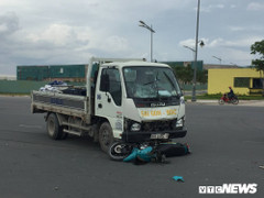 Đối đầu xe tải, 2 người đàn ông chết thảm ở TP.HCM