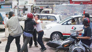 Hai thanh niên ẩu đả sau va chạm giao thông, 1 người bị đâm trọng thương