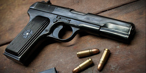 Cán bộ xã chết khi đi bắn chim, nghi do súng bị cướp cò