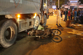 Truy tìm xe ô tô gián tiếp tông chết người rồi bỏ trốn