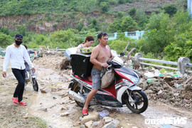 Khánh Hoà ứng phó bão số 9, hơn 270.000 học sinh được nghỉ học