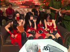 Nhiều dân chơi đang ‘phê’ ma tuý trong quán bar ở TP.HCM