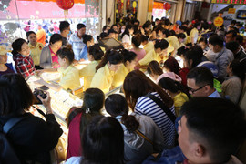 Tiệm vàng lớn nhất TP.HCM kẹt cứng ngày vía Thần Tài
