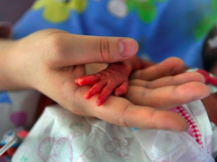 Bệnh viện Nhi đồng 2 nuôi thành công trẻ sơ sinh cân nặng chỉ 500 gram