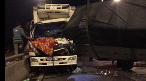 Tai nạn liên hoàn trên cầu vượt, 5 người bị thương ở TP.HCM