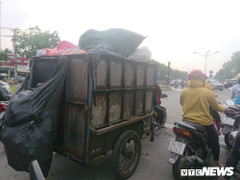 Xe thu gom rác tự chế ‘lộng hành’ trước ngày ‘khai tử’ ở TP.HCM
