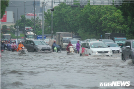 Vì sao đường Nguyễn Hữu Cảnh, TP.HCM vẫn liên tiếp ngập nặng dù được đầu tư lớn?