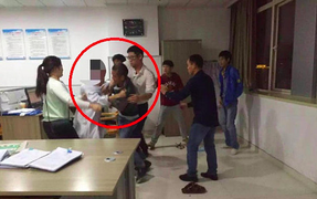 Nghi vợ ngoại tình, chồng đâm chết người đàn ông ở trung tâm y tế