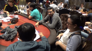 Đột kích sòng bạc Poker ‘khủng’, bắt hàng chục dân chơi đang say sưa sát phạt