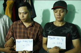 Đột nhập căn nhà không số, phát hiện nhiều ma tuý, súng, đạn