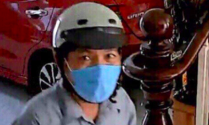 Truy tìm gã đàn ông đóng giả thợ sửa ống nước, trộm gần 1 tỷ đồng ở TP.HCM