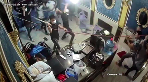 Khởi tố nhóm người truy sát, đập phá quán karaoke ở TP.HCM