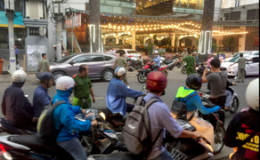 Chém gần lìa cánh tay người đàn ông bán nước ở TP.HCM: Tạm giữ 2 cha con nghi phạm