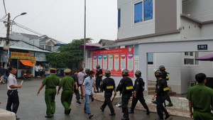 Hàng chục cảnh sát phong tỏa, khám xét chi nhánh của Alibaba ở TP.HCM