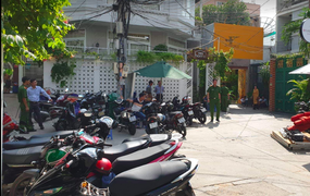 Khám xét căn nhà Phó chánh án Quận 4 bị tố “bắt” trẻ em ở TP.HCM