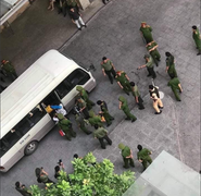 Đột nhập chung cư ở TP.HCM, cảnh sát phát hiện gần 30 người sử dụng ma túy