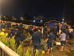 Vỡ bờ bao gây ngập ở TP.HCM: Công trình thi công bờ kè cũng 'có tội'