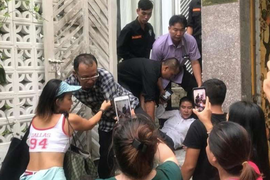 Thẩm phán và giảng viên bị khởi tố vì chiếm nhà dân: Thông tin mới nhất