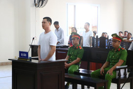 Đâm chết vợ rồi tự tử, kẻ cuồng ghen nhận án chung thân