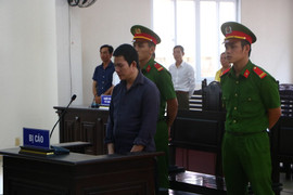 Án tử hình cho gã chồng hờ giết vợ bằng búa