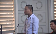 Sát hại cô gái rồi giở trò đồi bại, gã trai 17 tuổi lĩnh 18 năm tù