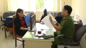 Sắp xét xử 4 nhân viên Alibaba đập phá xe của chính quyền khi dự án ma bị cưỡng chế